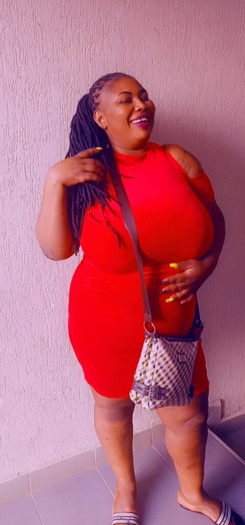 Kenya OnlyFans Models sexy photo - Vero Curvy - @verocurvy wearing dress