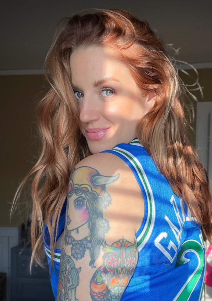 North Dakota OnlyFans Foto sexy della modella - Sally: @salspice indossa una maglia