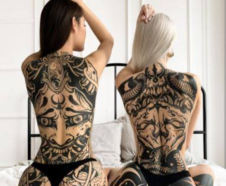 Tatuaggio pesante per la modificazione del corpo 