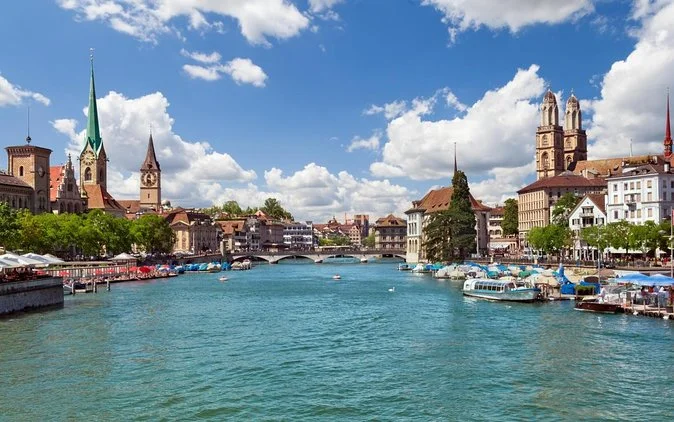 Old Town (Altstadt) in Bern for meeting up with beautiful Bern woman 